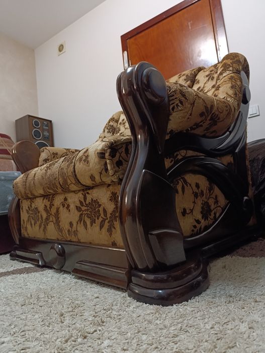 Крісло-ліжко величезне,цікаве.Стан хороший