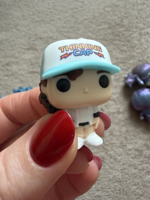 Колекційні фігурки Дивні дива ( Kinder joy)