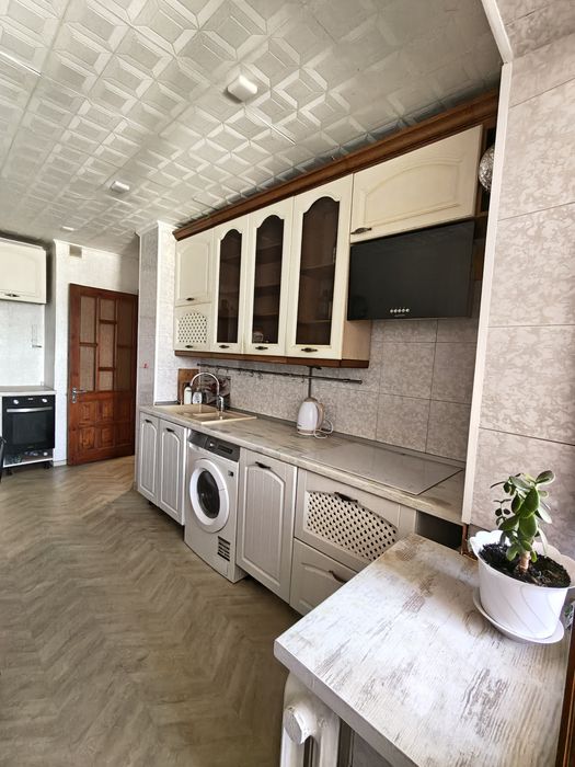 Продаж 4х кімнатної квартири