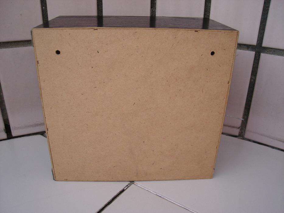 Porta cd`s em madeira com oferta de cd´s