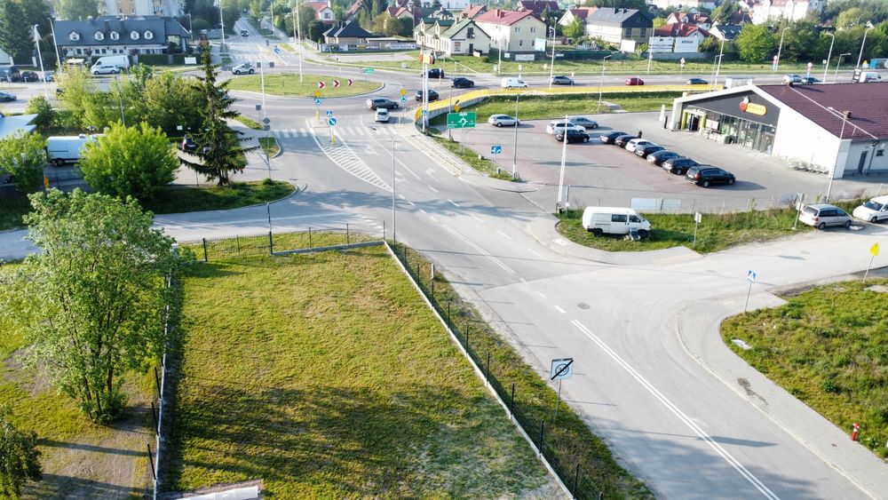 Sprzedam działkę budowlano-usługową - Widok 3
