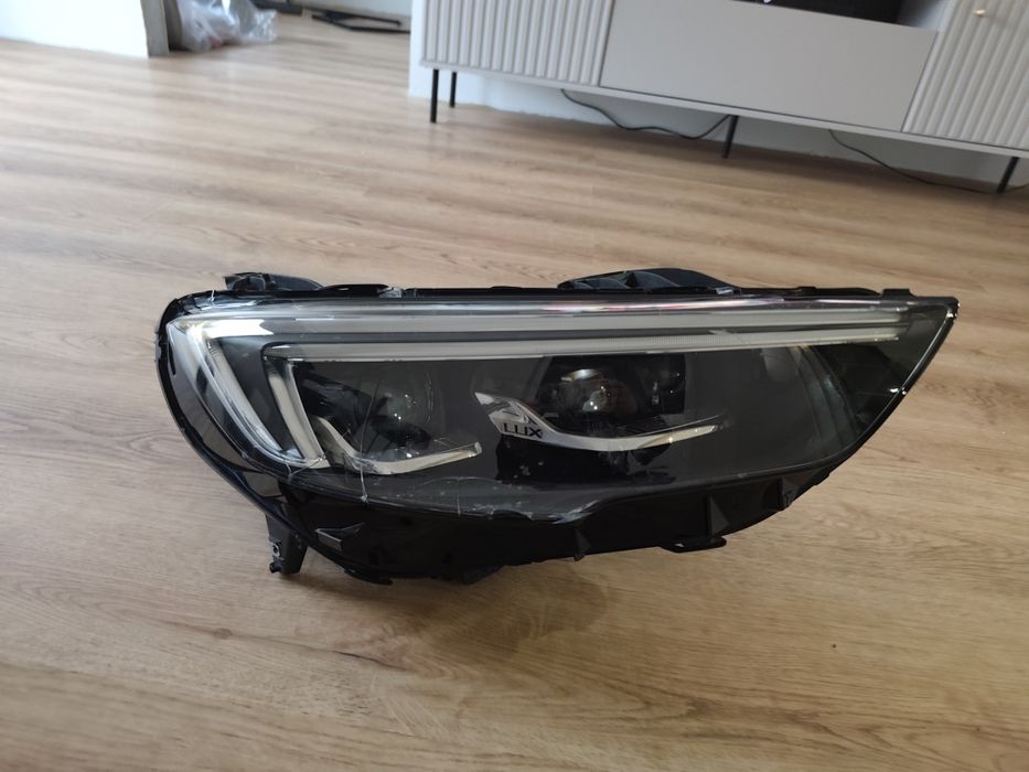 Lampa prawa lux LED Insignia