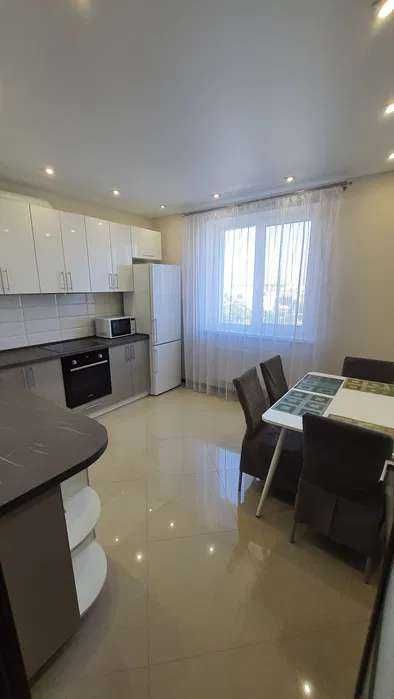 Сдам 2 комнатную квартиру посуточно!! Елизаветинская, метро Гагарина!