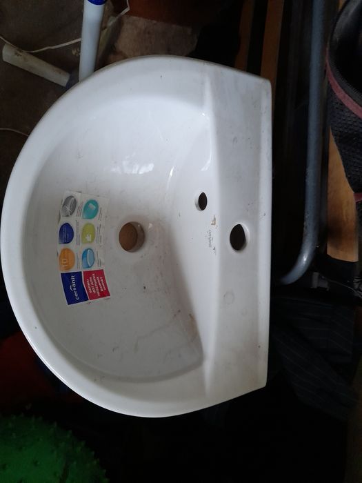 Умывальник новый