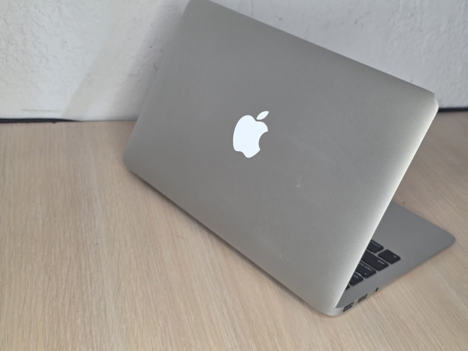 Macbook air 11'' core i5