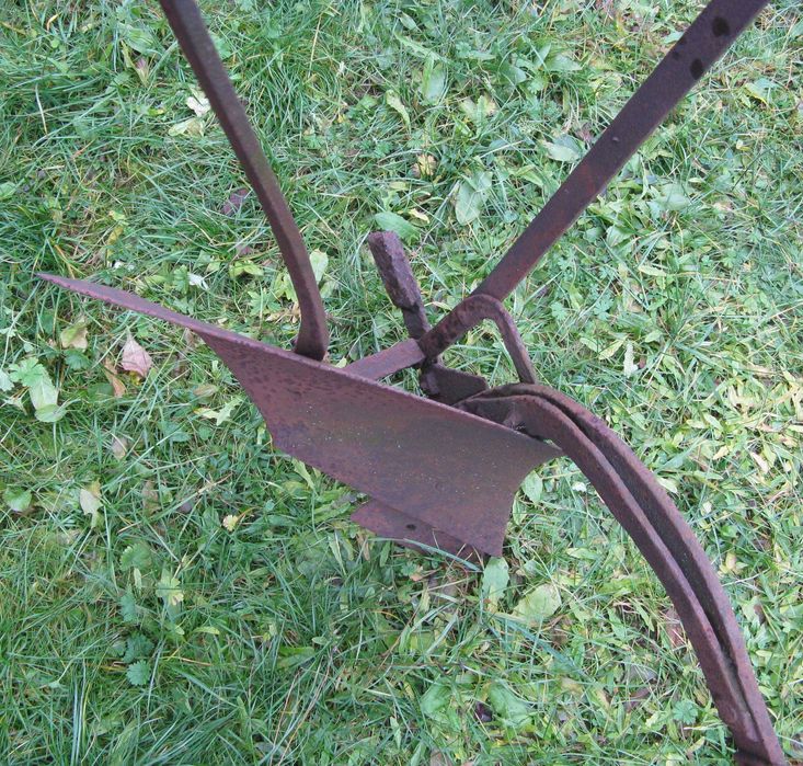 Pług konny zabytkowy