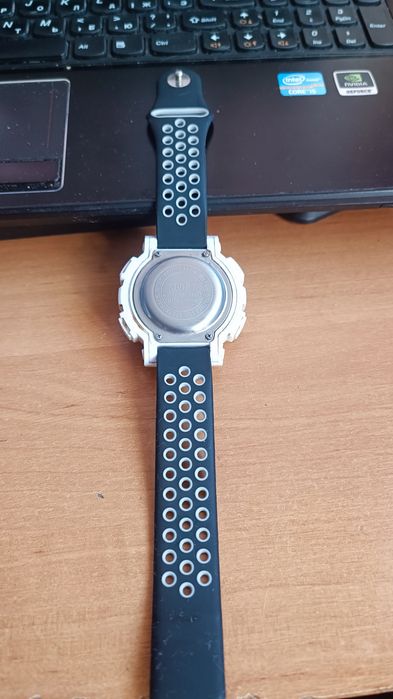 Продам электронные наручные часы