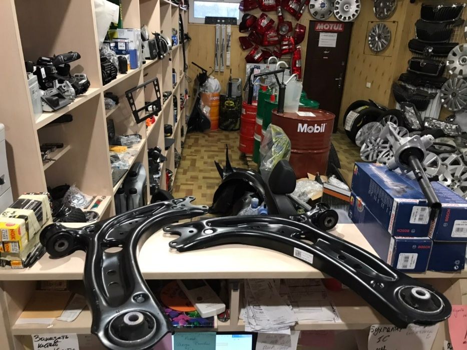 Рычаг Golf 7 Passat B8 T-Roc Skoda Octavia A7 Seat Audi A3 5Q0407152R