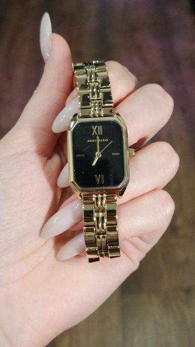 Годинник Anne Klein
