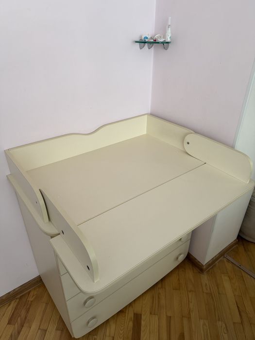 Ліжко дитяче з комодом та пеленальним столиком