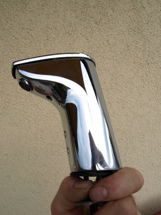 Bateria umywalkowa bezdotykowa firmy ORAS