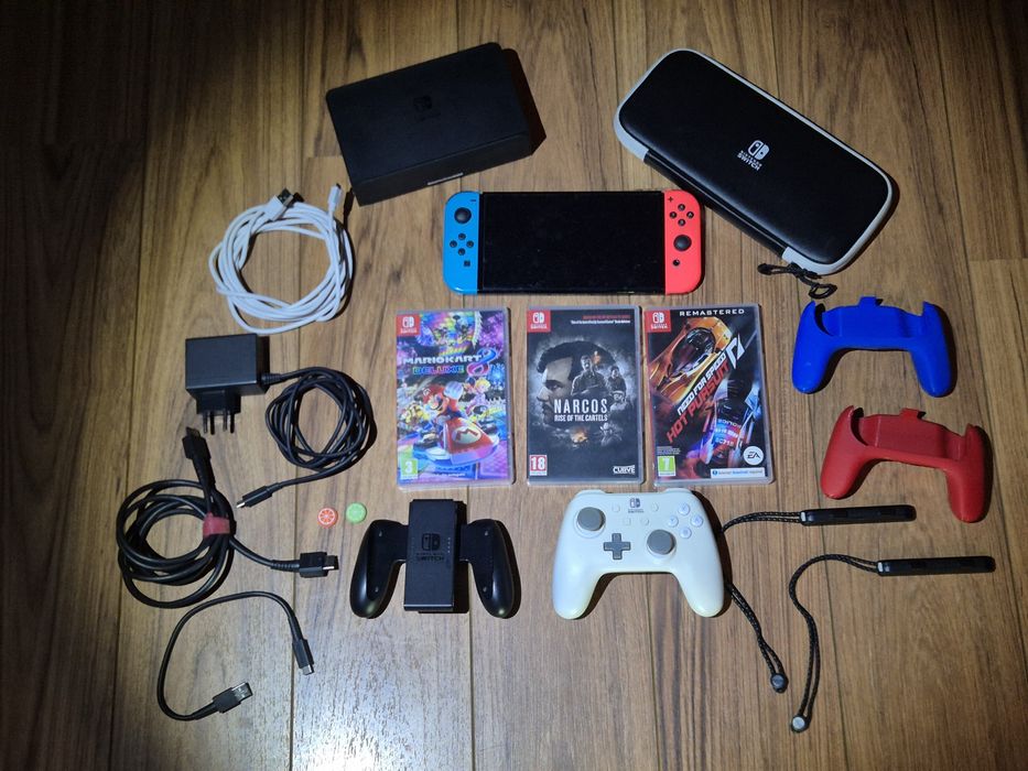 Nintendo Switch Oled + 3 Jogos + Comando extra