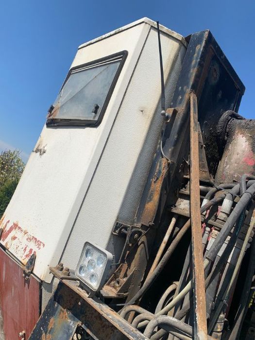 ramiona,, siłowniki, rozdzielacze, podpory do dźwiga penz, v kran