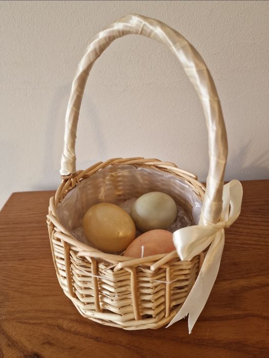 3 ovos decorativos em alabastro italiano + cesta oferta