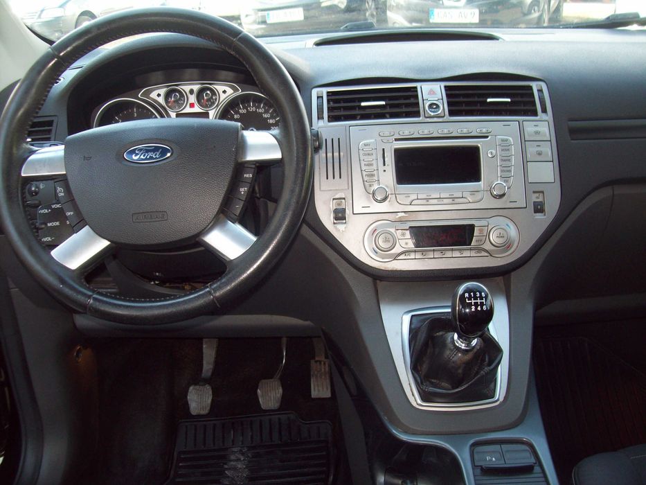 FORD KUGA 2,0 TDCI 140 KM 4x4 /TITANIUM/stan b.dobry/1 własciciel