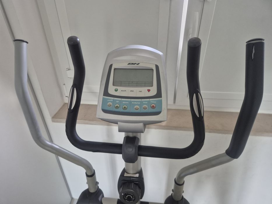 Elliptical Machine440806588013629441
