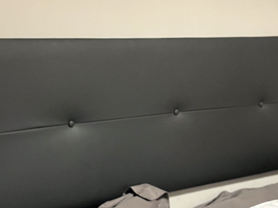 Cabeceira de Cama Preta Dhouse