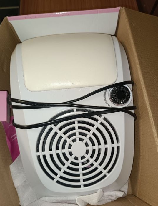 Витяжка манікюрна