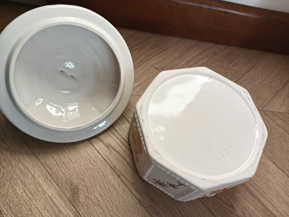 Pojemnik z pokrywką ozdobny uchwyt gwiazdka