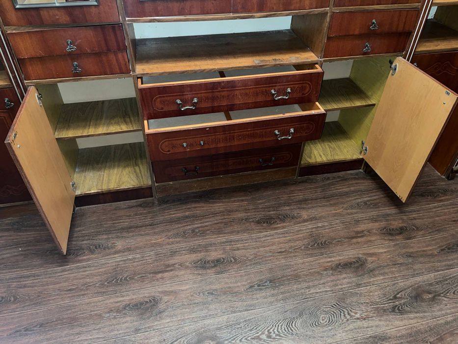 Продам стенку  б/у, в хорошем состоянии.