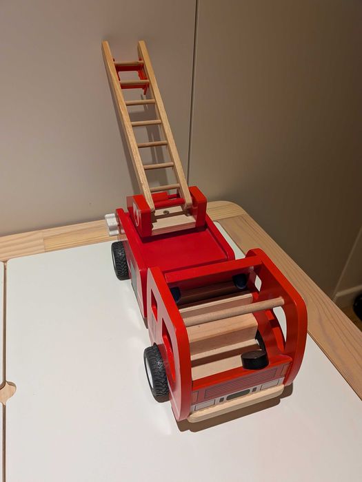 Wóz strażacki Montessori drewniany stan idealny