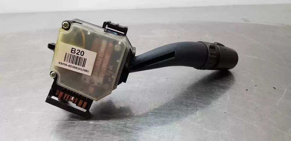 COMANDO LUZES KIA CARNIVAL / GRAND CARNIVAL III 2006 -934104D200