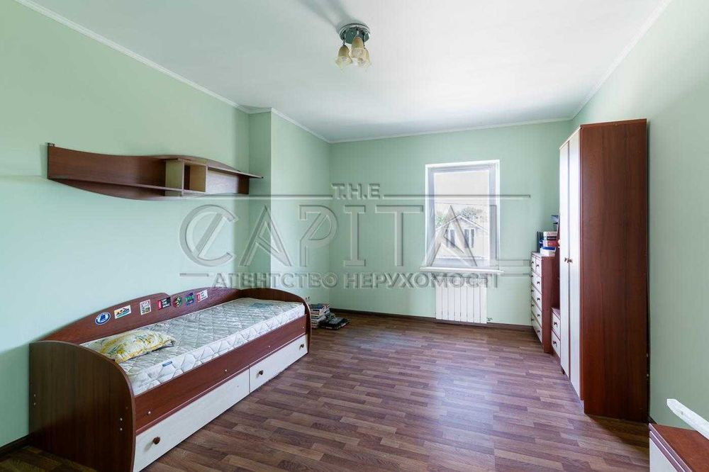 Продаж будинку 270 м Осокорки — 3 поверхи, 5 соток, готовий для життя