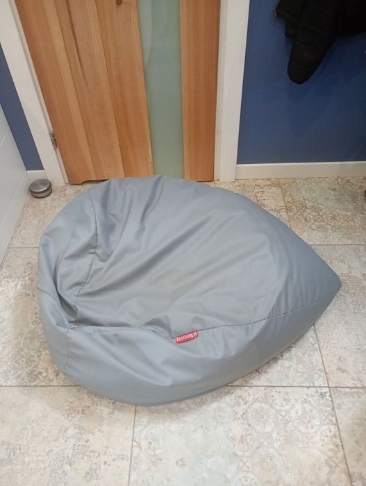 Czerwony i szary bea bag