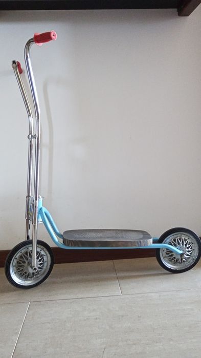 Vintage Scooter426334541023160321