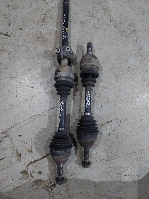 Półoś napędowa opel Zafira B 2008r 1.7cdti 125km skrzynia M32