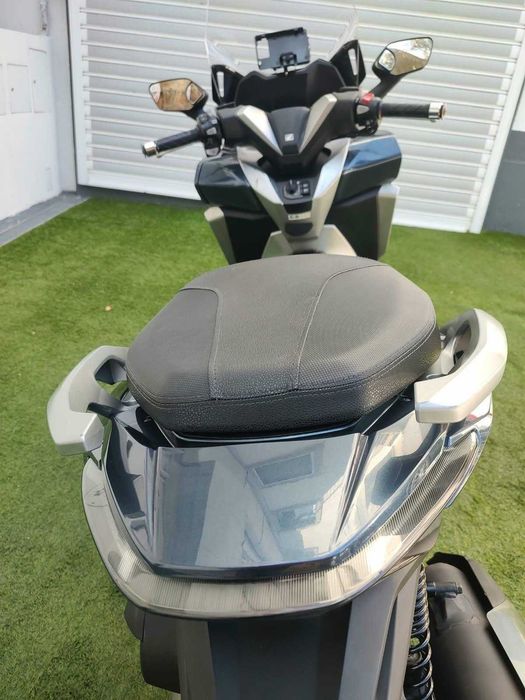 Mota Honda Forza 300