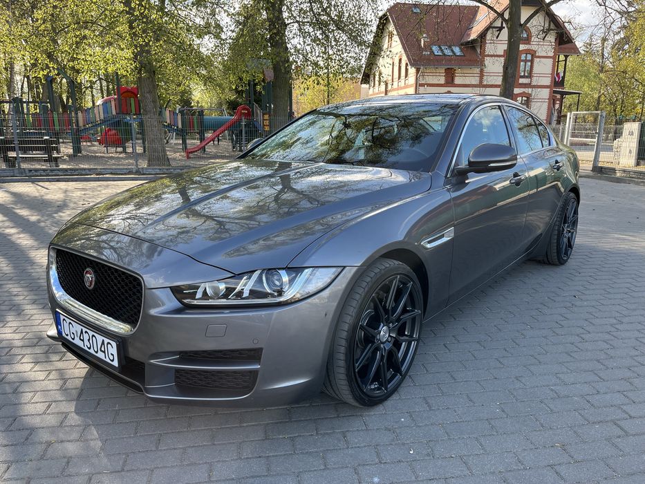 Jaguar XE  2015r