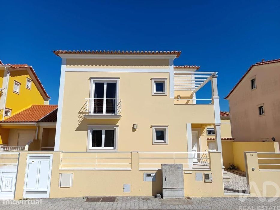 Casa / Villa T5 em Atouguia da Baleia de 194 m2
