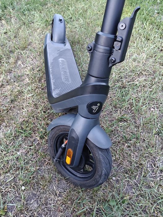 Електросамокат Ninebot KickScooter E2 Pro