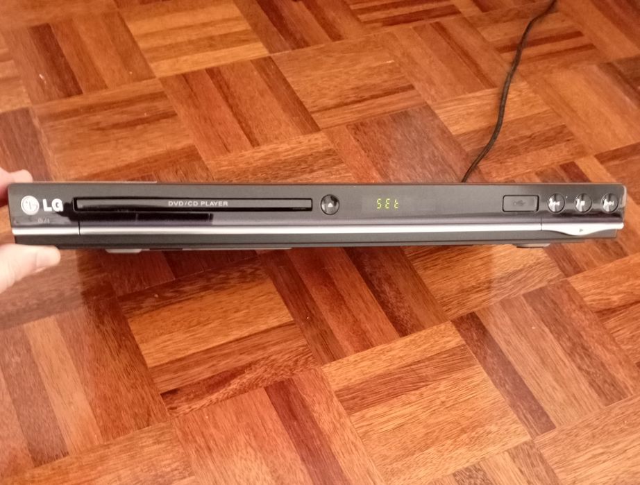 Leitor DVD / CD / USB  LG  DVX452