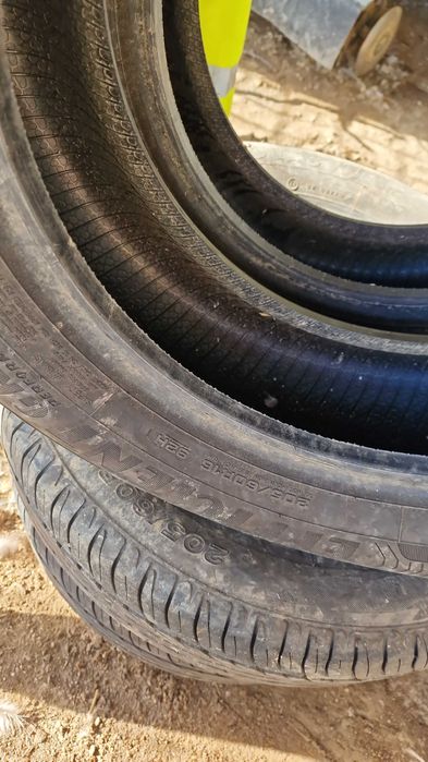 Vários pneus em bos estado