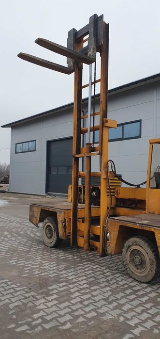 Wózek widłowy, boczny