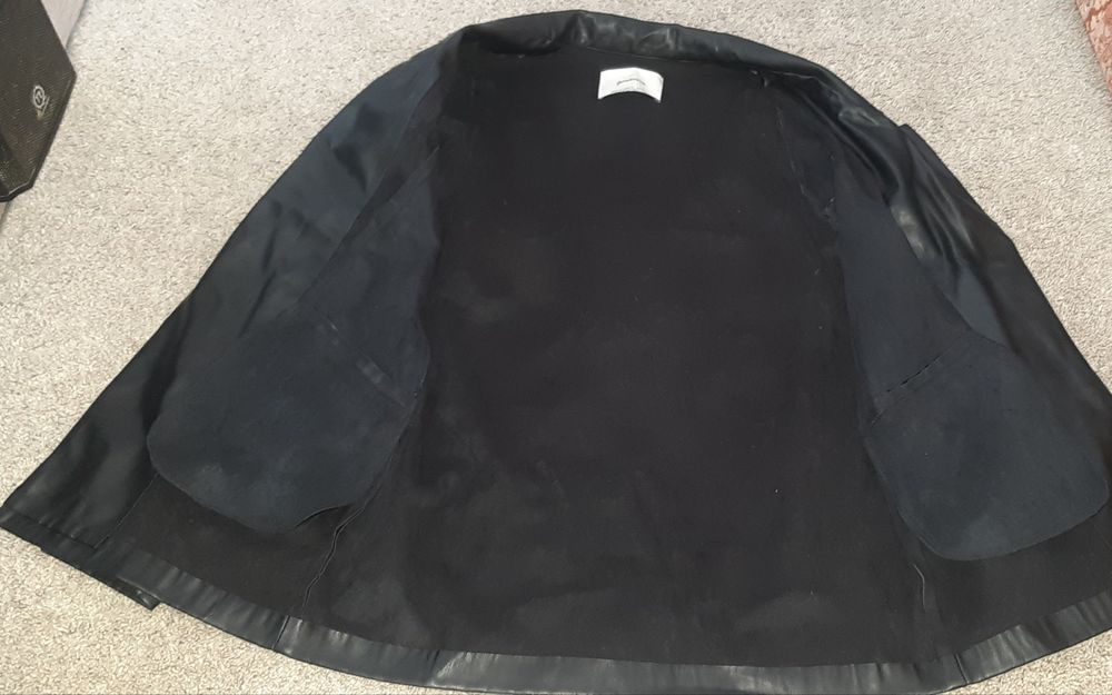 Кожаный пиджак Stradivarius