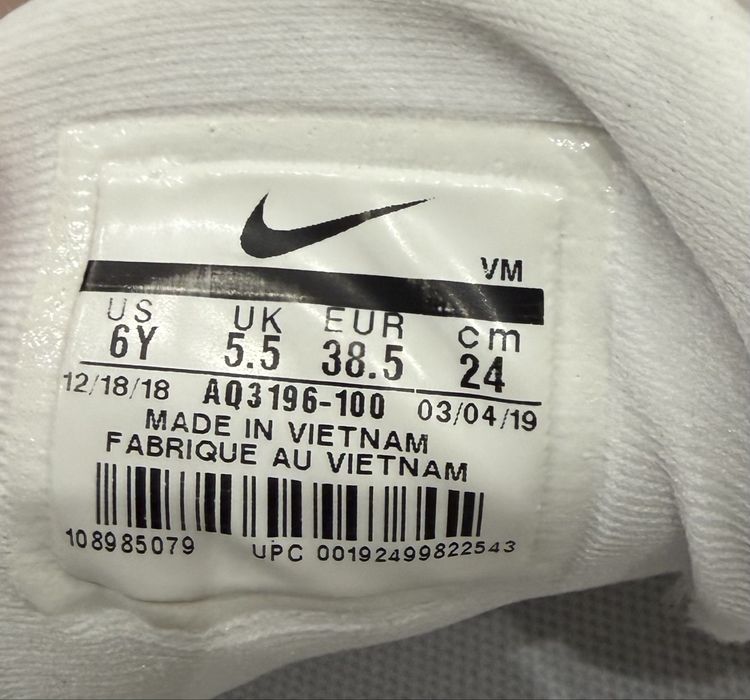 Кросівки Nike Air Max 720 (EUR 38.5)