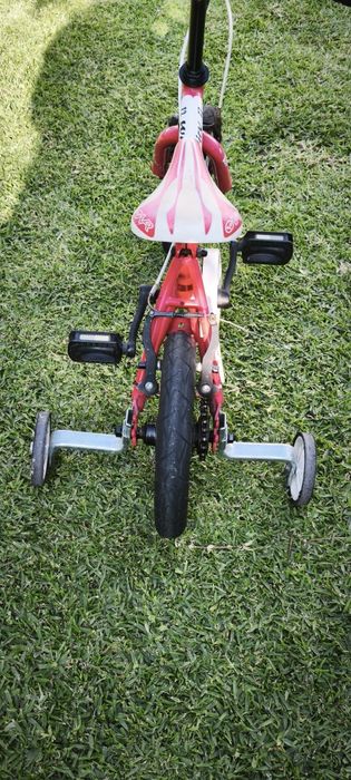 Bicicleta com rodinhas criança