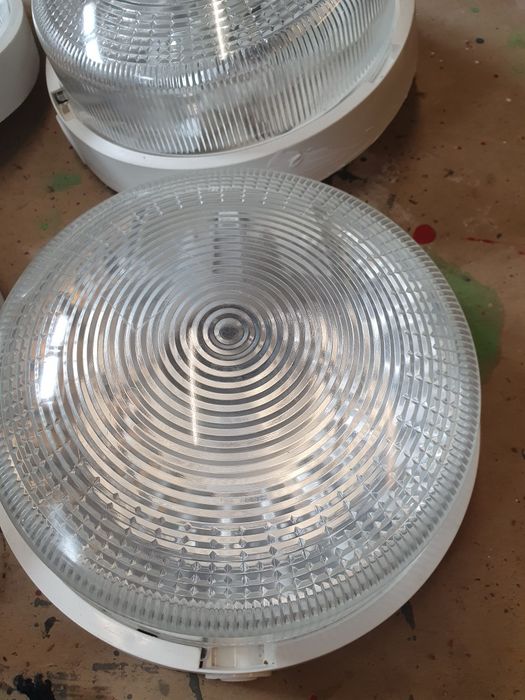 Lampy platfoniery
