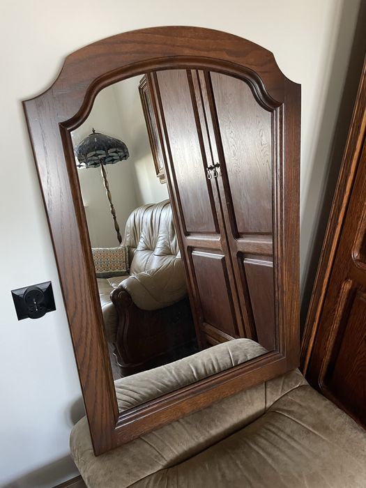 Piękne listro w dębowej ramie