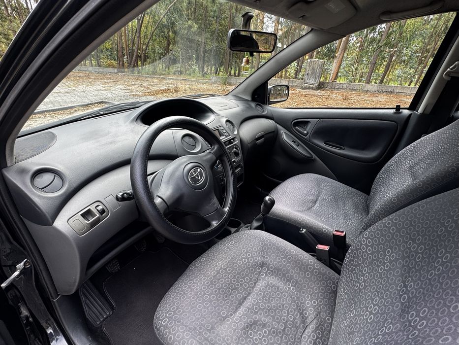 Toyota Yaris 1.0 — photo 5