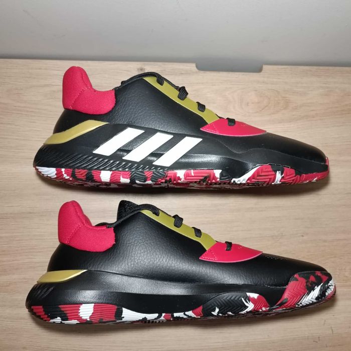 Adidas Pro Bounce 2019 Low r. 46 (29,5 cm) EG2818 CBlack/Ftwwht/Scarle