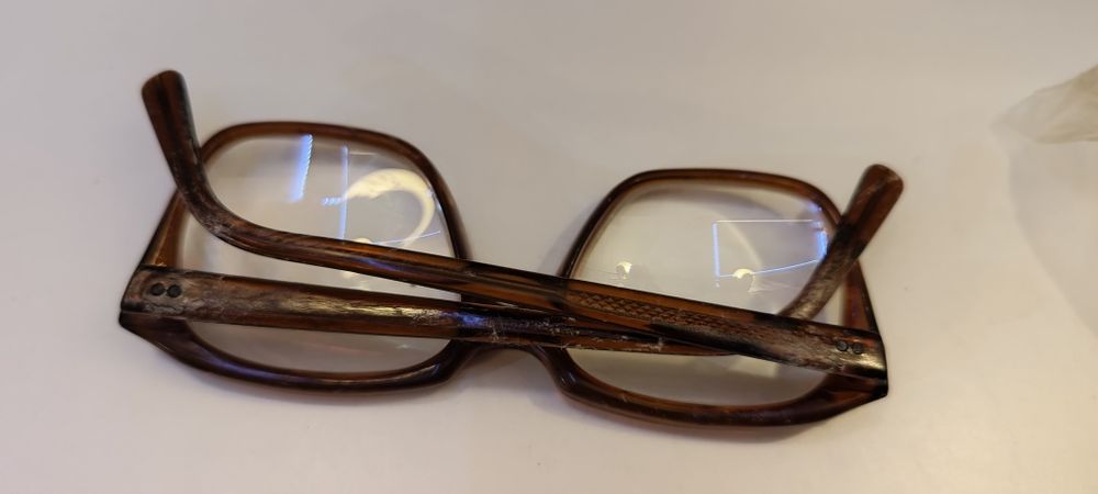 Okulary Otwock w etui Typ C