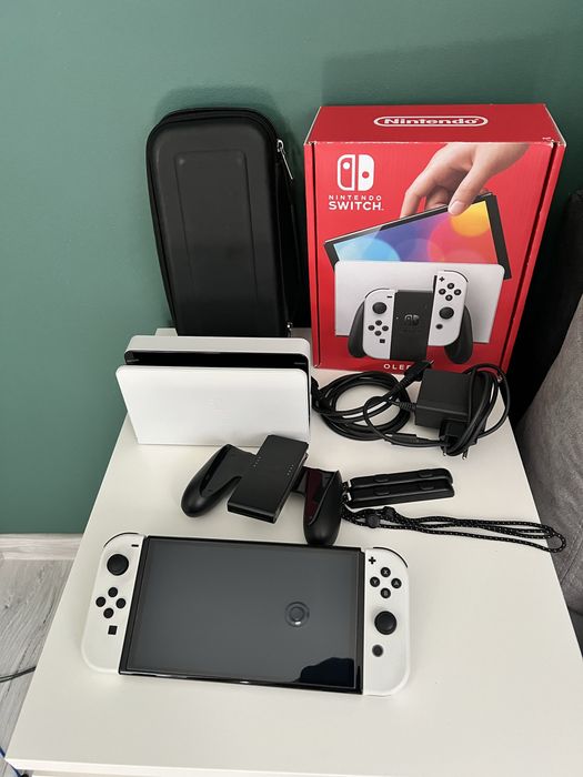 Nintendo Switch Oled 64gb + karta 128gb
