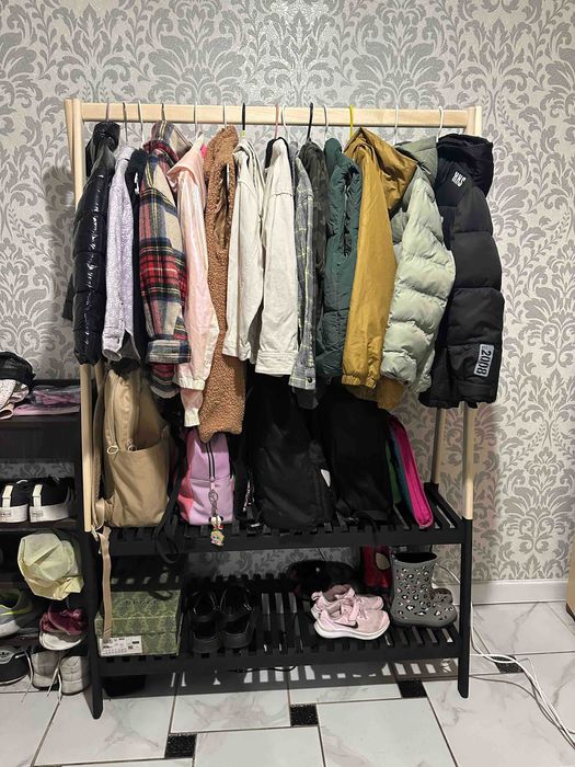 Ручна робота рейл для одягу з твердої породи деревини вішалка стелаж