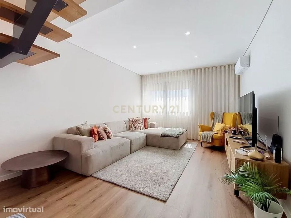 Moradia T3 Contemporânea em São Vicente Ferreira | Conforto, Elegância