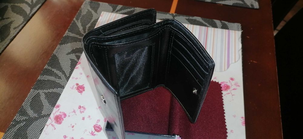 Skórzany, nowy, włoski portfel, bardzo funkcjonalny