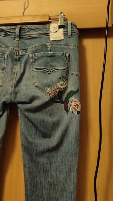 Calças de ganga marca Salsa.